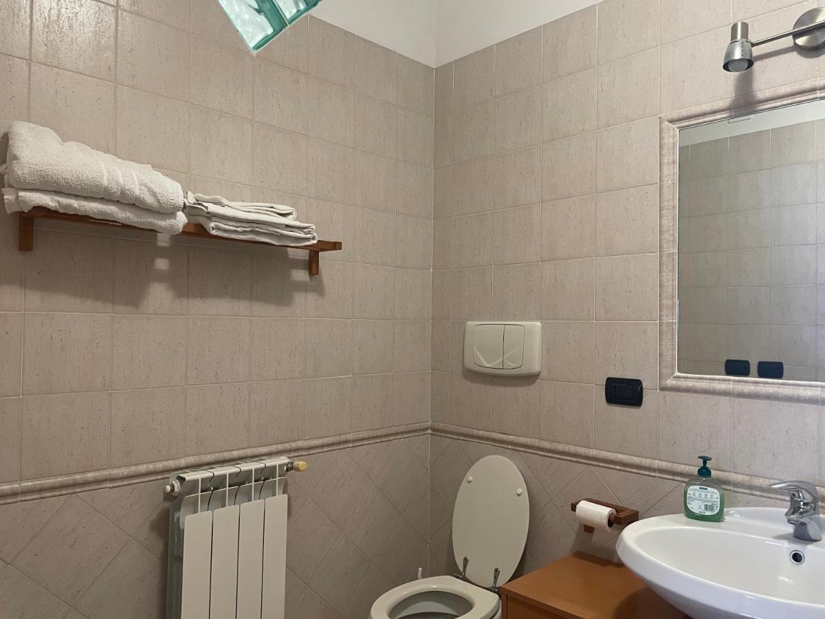 Bed and Breakfast Bb Nuova Fiera Di Roma Fiumicino Exterior foto